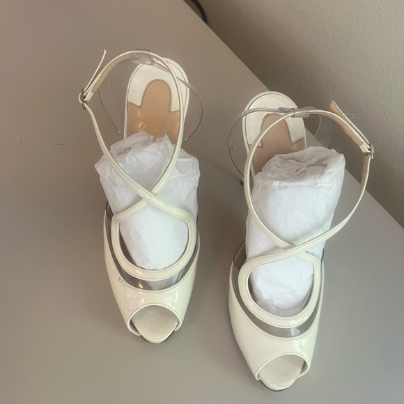 Louboutin White Platform heel 5 in - Picture 10 of 10